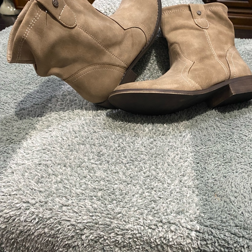 Sugar Tan Boots Size 6 - Picture 3 of 7